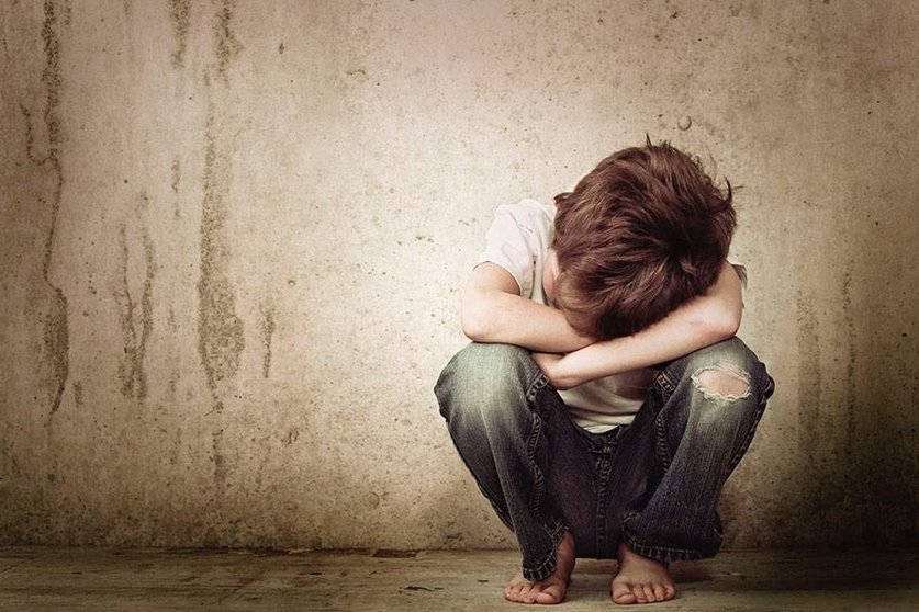 Un estudio de adultos jóvenes que fueron víctimas de lesiones violentas cuando eran niños encontró niveles significativamente más altos de trastorno de estrés postraumático en este grupo que en la población general