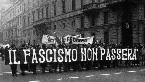 manifestacion antifascista italia